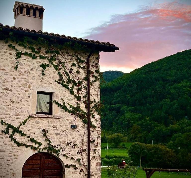Agriturismo Casale Montebello Monteleone di Spoleto Ngoại thất bức ảnh